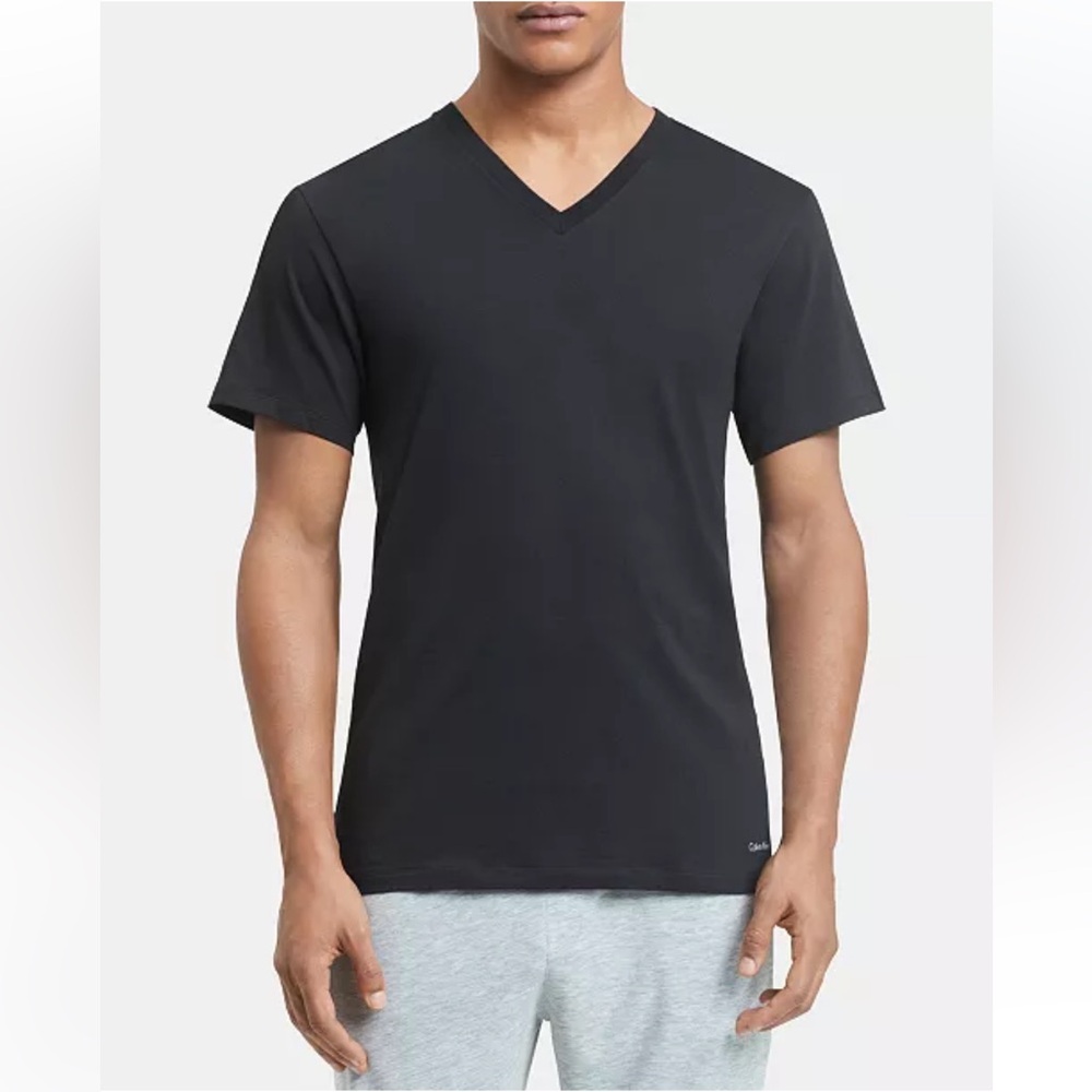 Calvin Klein black t-shirt L